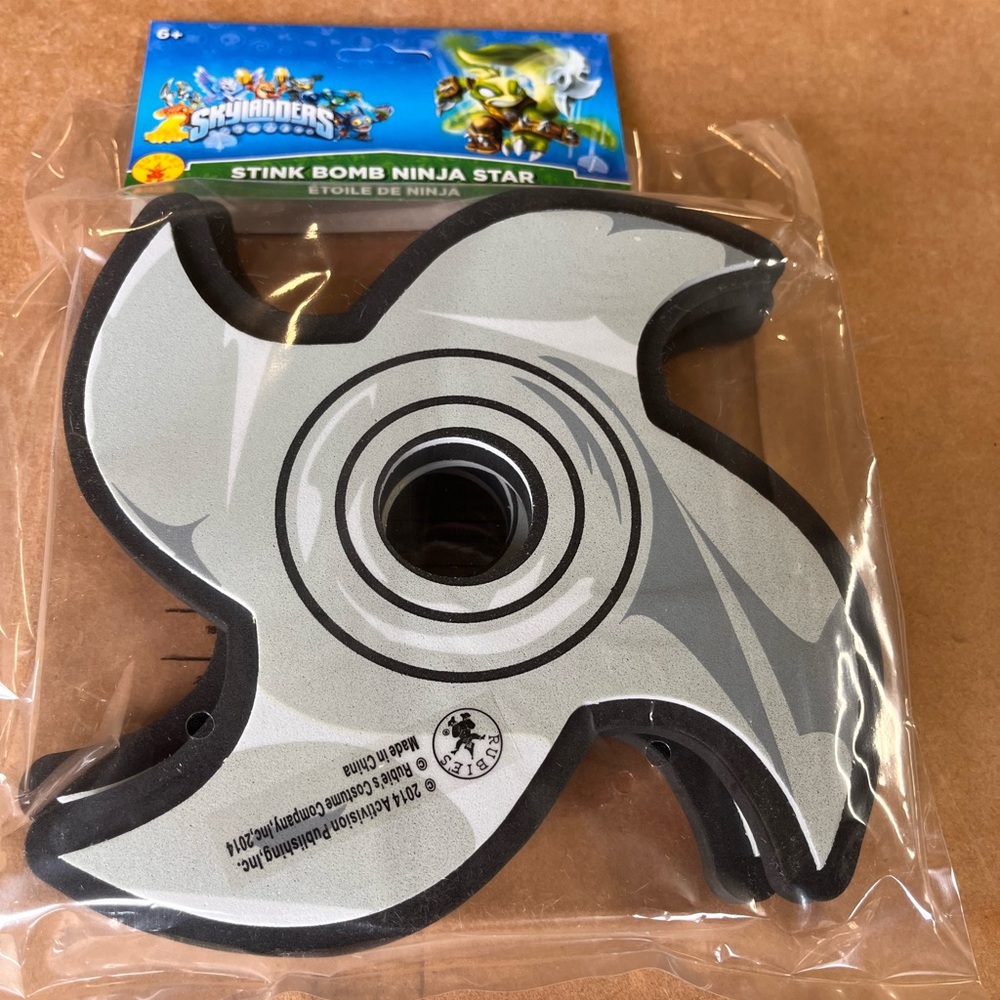🌙 RR2- 2pc Skylanders Stink Bomb Ninja Star Skylanders Costume Accessory